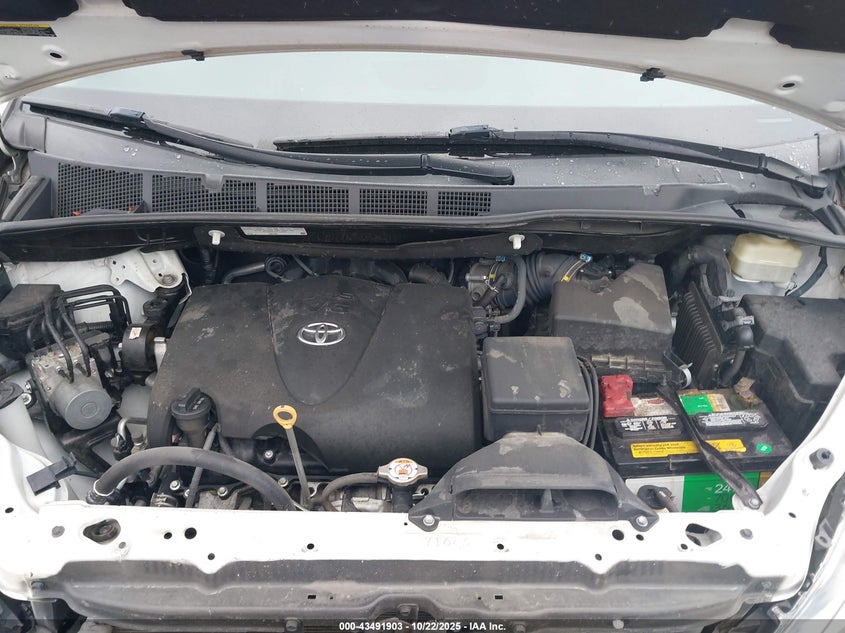 VIN 5TDYZ3DCXHS894645 2017 TOYOTA SIENNA XLE 8 PASSENGER