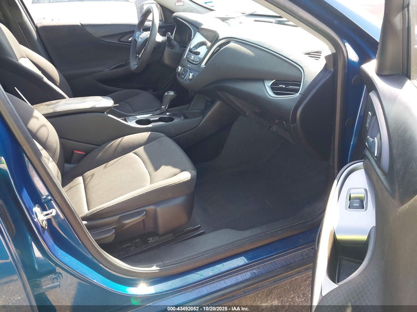 2019 CHEVROLET MALIBU 1LS 1G1ZB5ST3KF188303