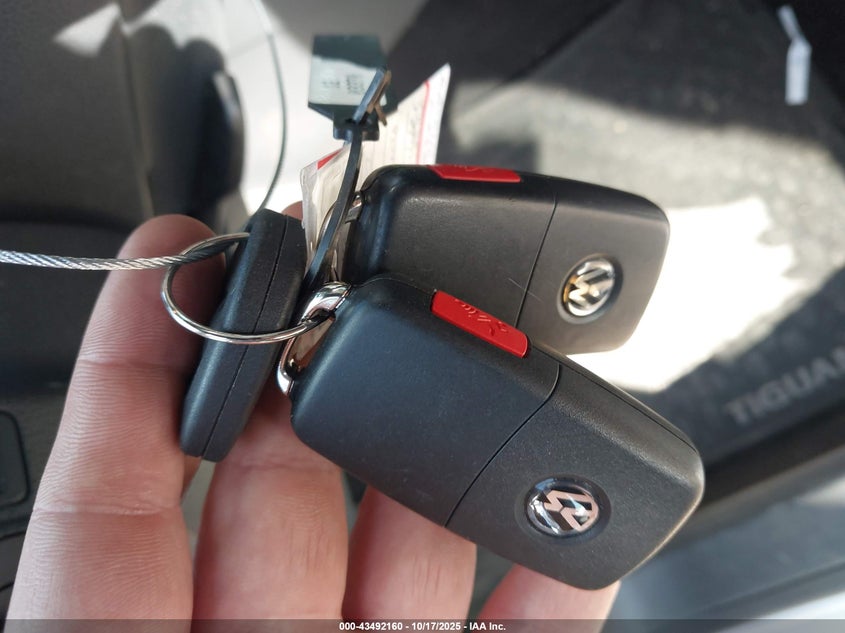 2017 VOLKSWAGEN TIGUAN 2.0T WOLFSBURG EDITION WVGRV7AX1HW504218