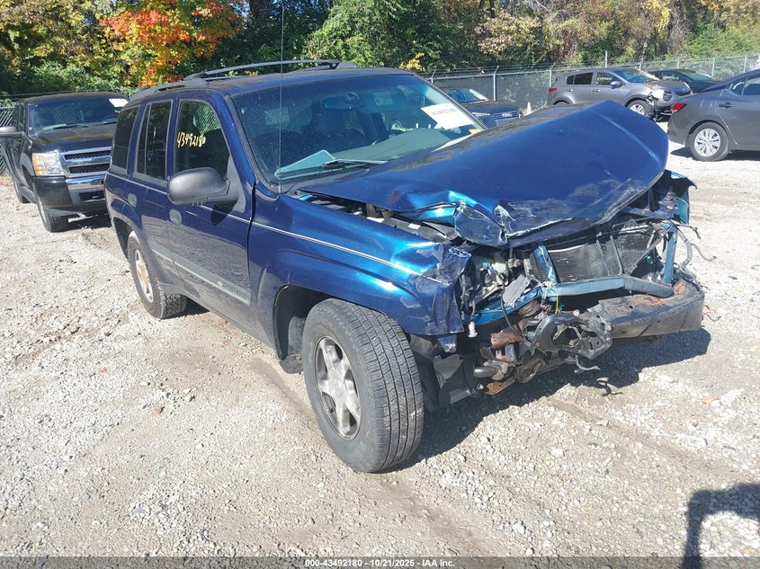 1GNDT13S922462194 2002 Chevrolet Trailblazer Lt auction photo 1