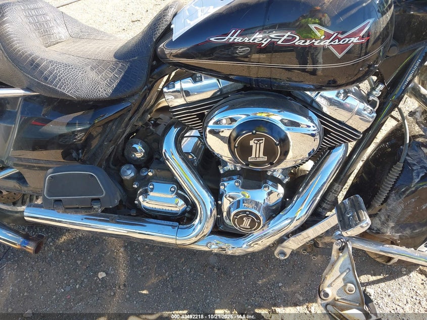 2011 Harley-Davidson Flhr VIN: 1HD1FB41XBB674406 Lot: 43492218