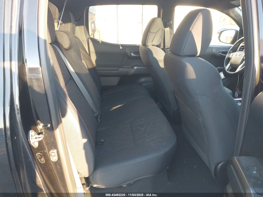 3TMDZ5BN9HM024156 2017 TOYOTA TACOMA photo no. 8