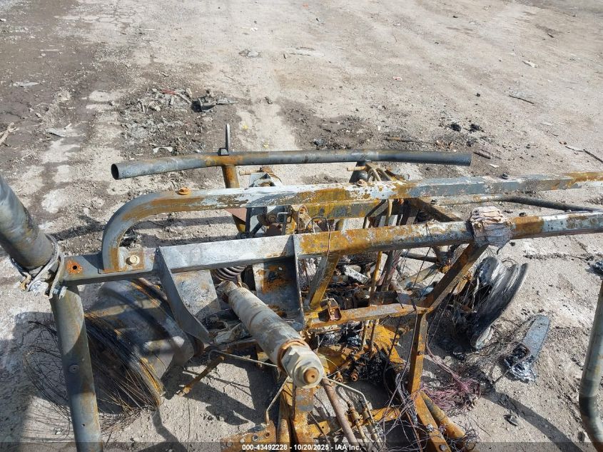 2005 Yamaha Yxr660 F VIN: 5Y4AM06YX5A008556 Lot: 43492228