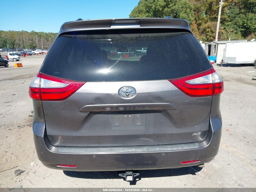 2016 TOYOTA SIENNA XLE PREMIUM 8 PASSENGER 5TDYK3DC8GS734055