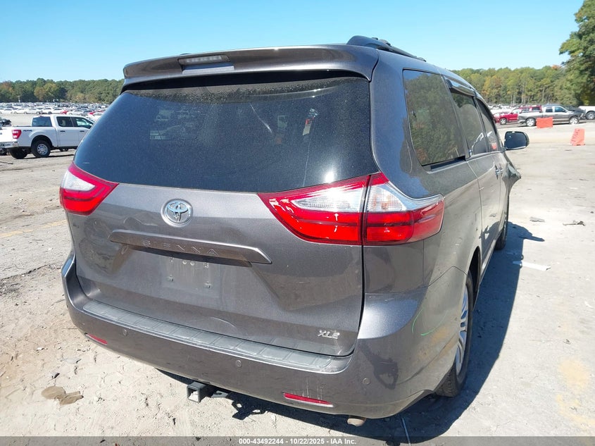 2016 TOYOTA SIENNA XLE PREMIUM 8 PASSENGER 5TDYK3DC8GS734055