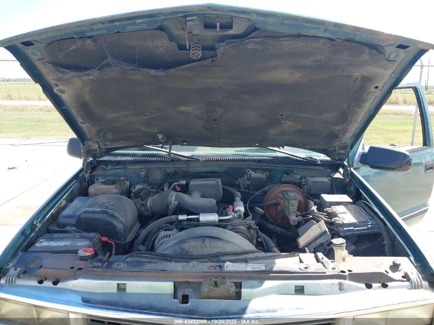 1996 Chevrolet Suburban C1500 VIN: 1GNEC16R2TJ418901 Lot: 43492309