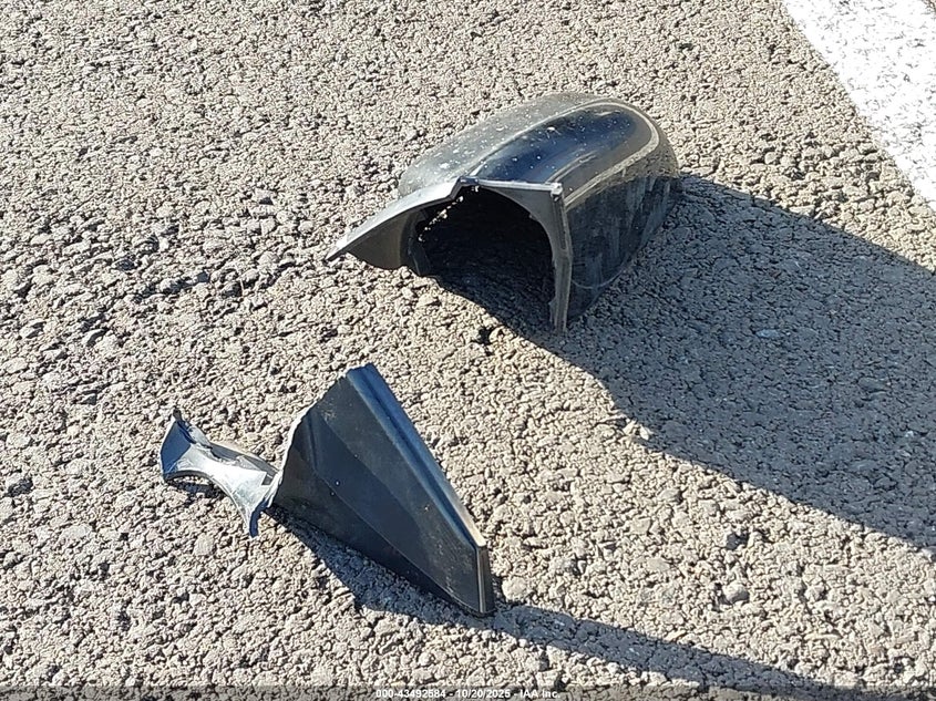 2003 Toyota Matrix Standard VIN: 2T1KR32E33C112861 Lot: 43492584