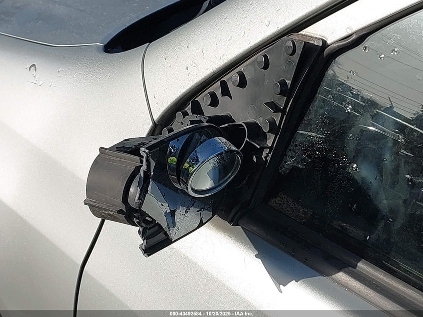 2003 Toyota Matrix Standard VIN: 2T1KR32E33C112861 Lot: 43492584