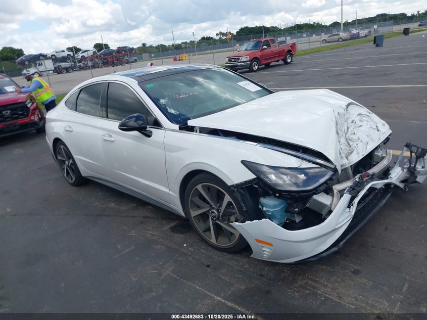 HYUNDAI SONATA SEL PLUS