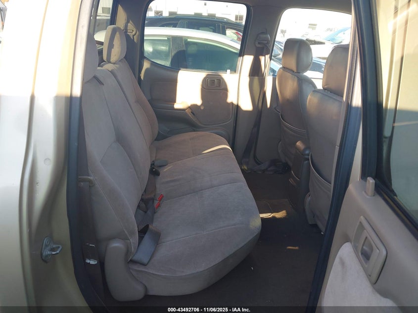 5TEGN92N41Z840538 2001 TOYOTA TACOMA photo no. 8