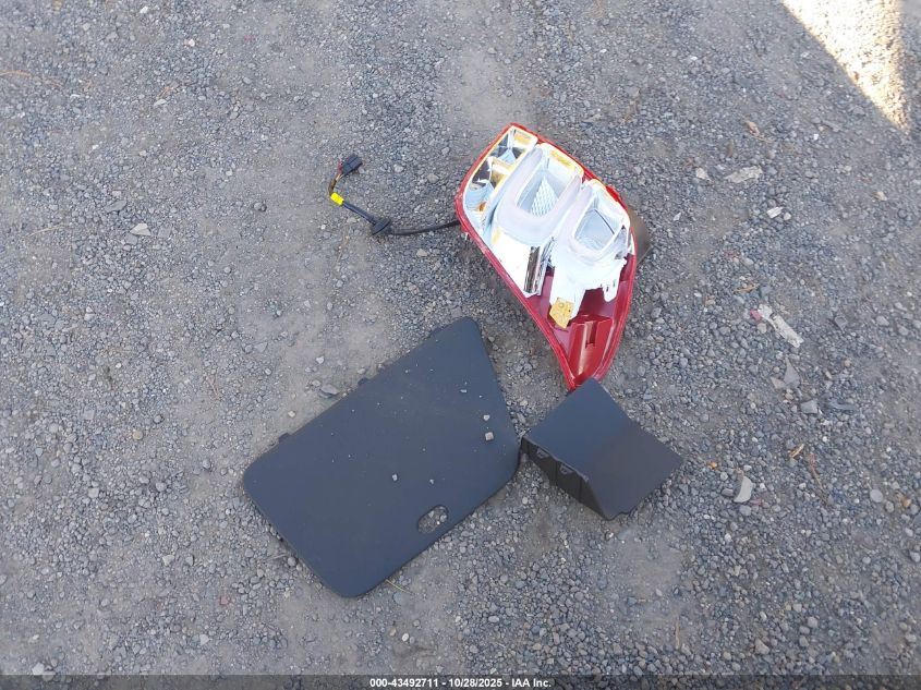 2021 Chevrolet Trax Awd Lt VIN: KL7CJPSB0MB304017 Lot: 43492711