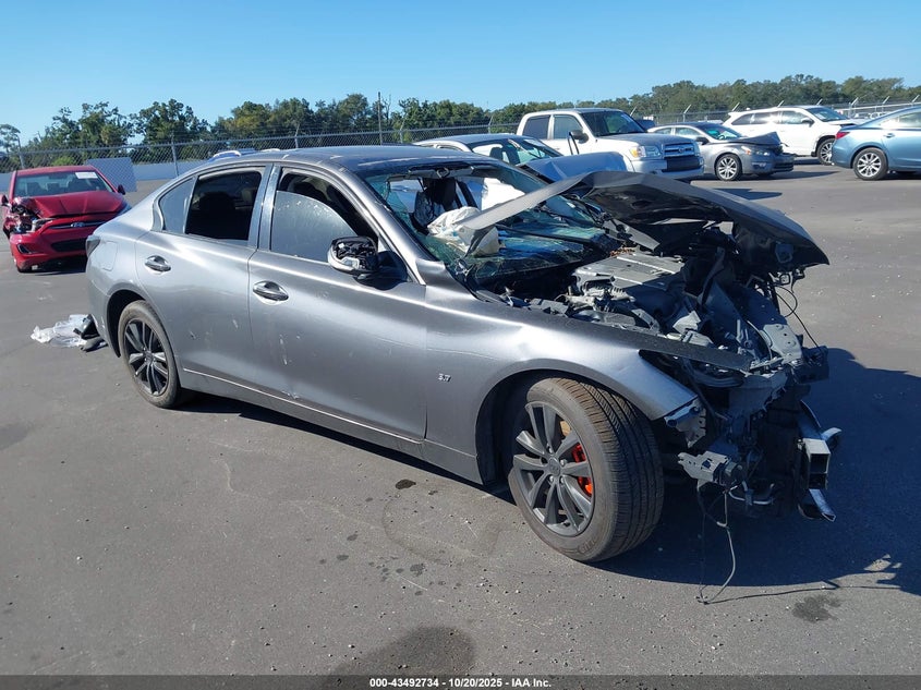 INFINITI Q50 PREMIUM