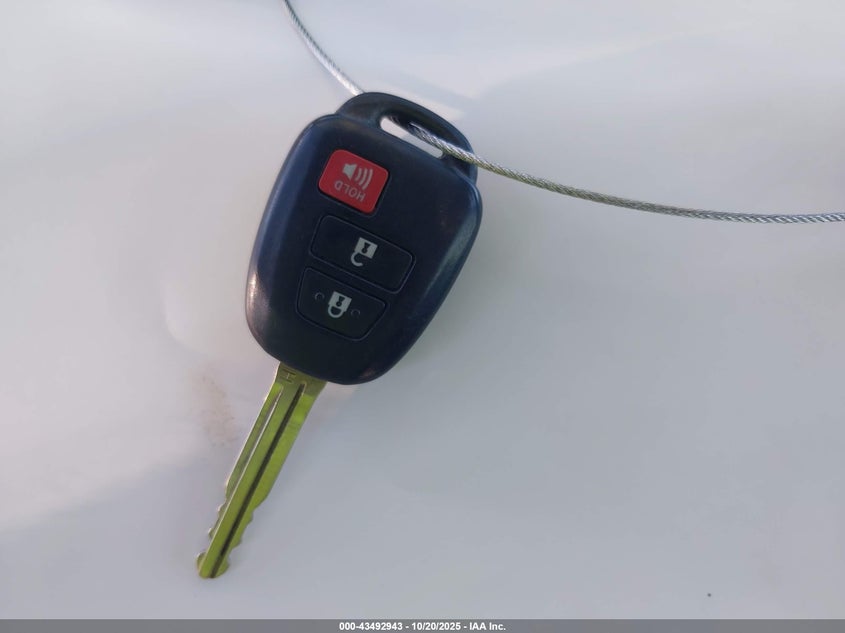 2018 TOYOTA RAV4 LE JTMZFREV6JJ728965