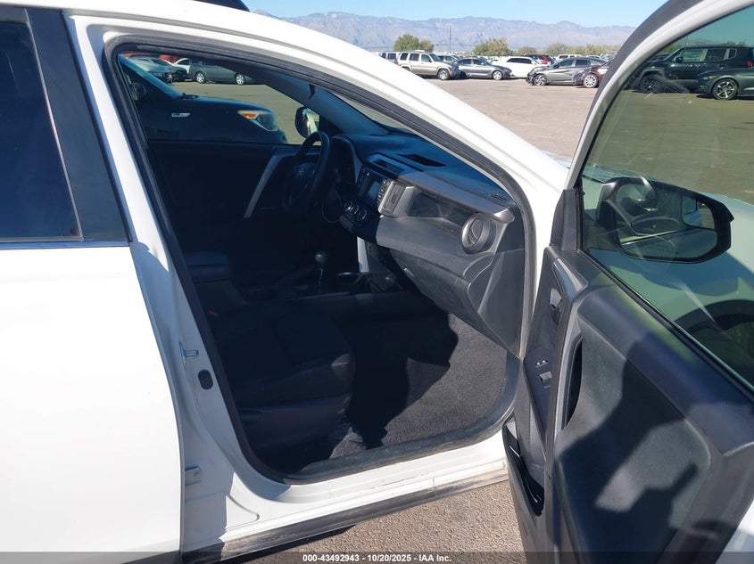 2018 TOYOTA RAV4 LE JTMZFREV6JJ728965