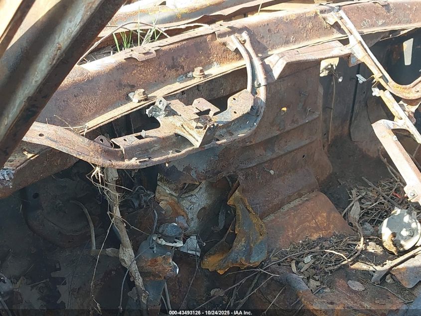 2002 Cadillac Escalade Standard VIN: 1GYEK63N22R189995 Lot: 43493126