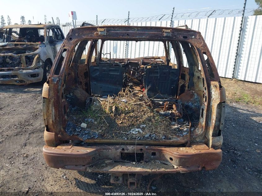 2002 Cadillac Escalade Standard VIN: 1GYEK63N22R189995 Lot: 43493126