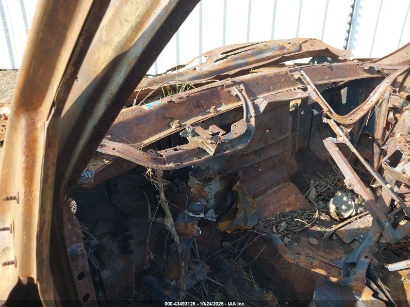 2002 Cadillac Escalade Standard VIN: 1GYEK63N22R189995 Lot: 43493126