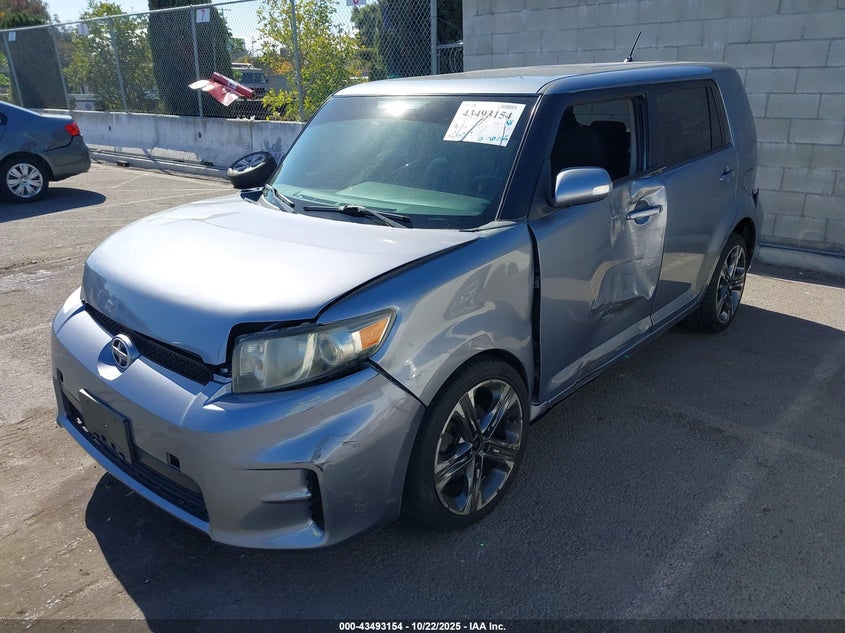 JTLZE4FEXCJ030211 2012 SCION XB photo no. 2