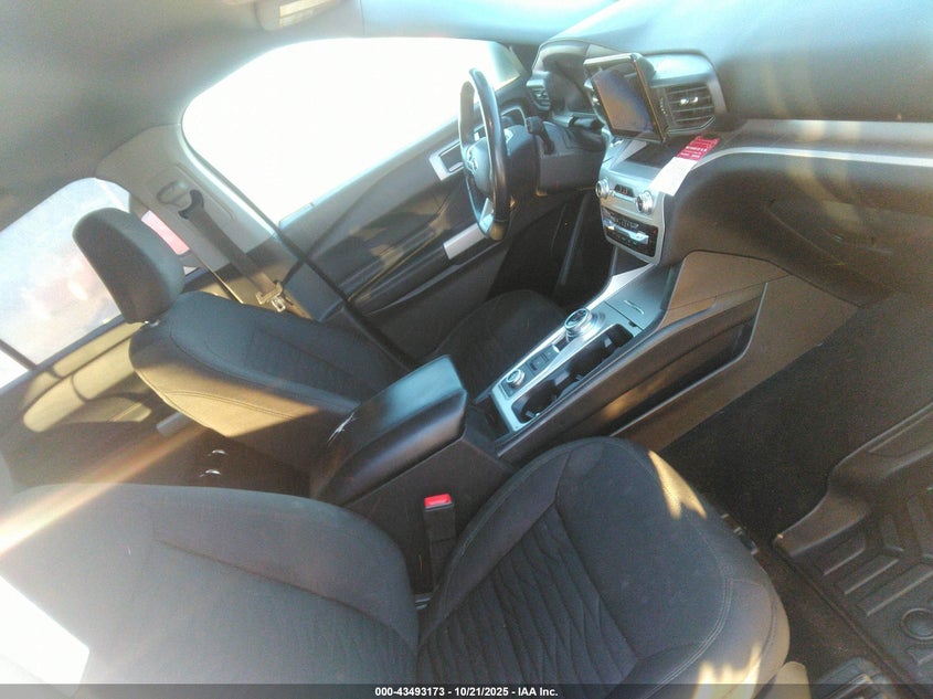2021 FORD EXPLORER XLT 1FMSK8DHXMGB35559