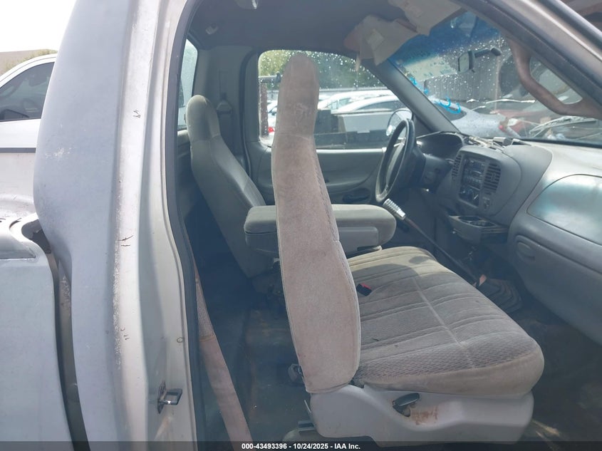 1998 Ford F-150 Standard/Xl/Xlt VIN: 1FTZF1723WKB32363 Lot: 43493396