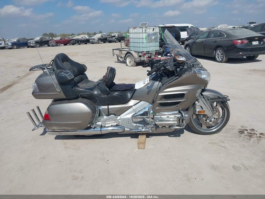 1HFSC47F26A512420 2006 HONDA GL1800C photo no. 11