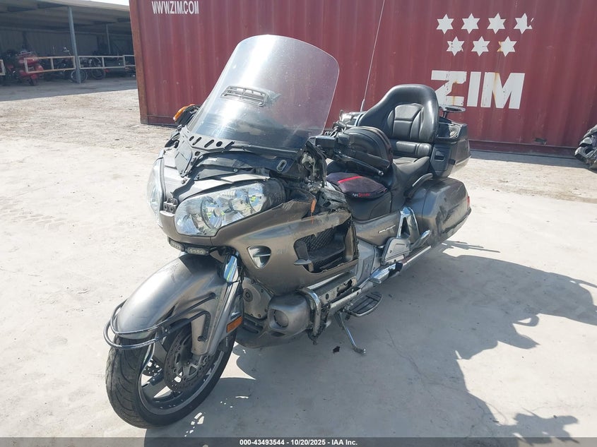 1HFSC47F26A512420 2006 HONDA GL1800C photo no. 2