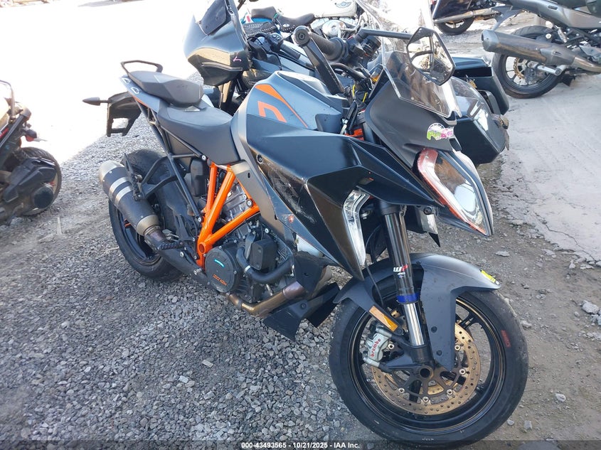 2023 KTM 1290 SUPER DUKE GT - VBKV69408PM972708