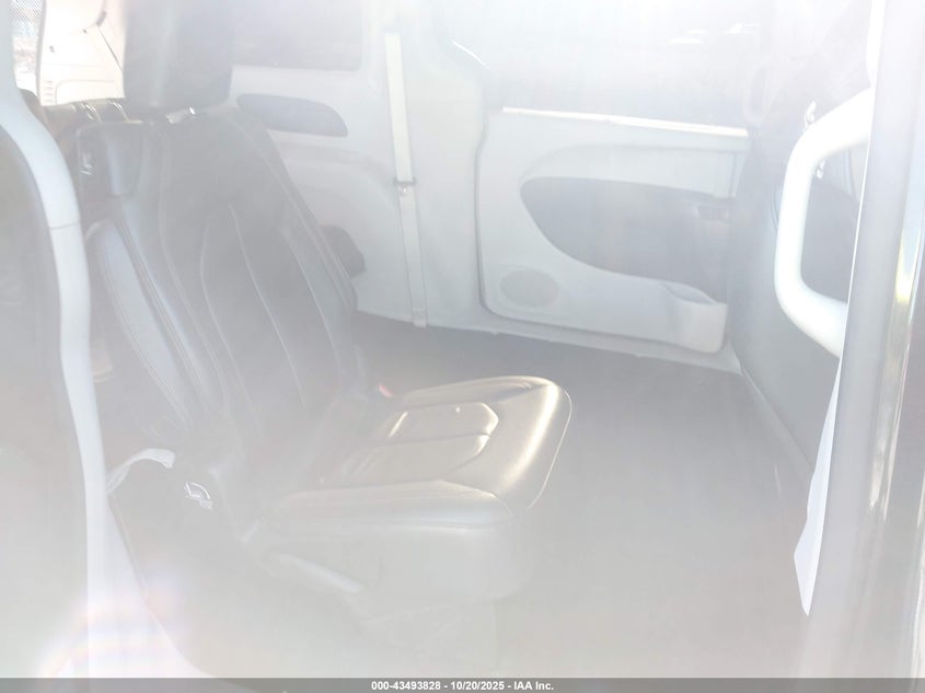 2017 Chrysler Pacifica Touring-L VIN: 2C4RC1BGXHR835894 Lot: 43493828