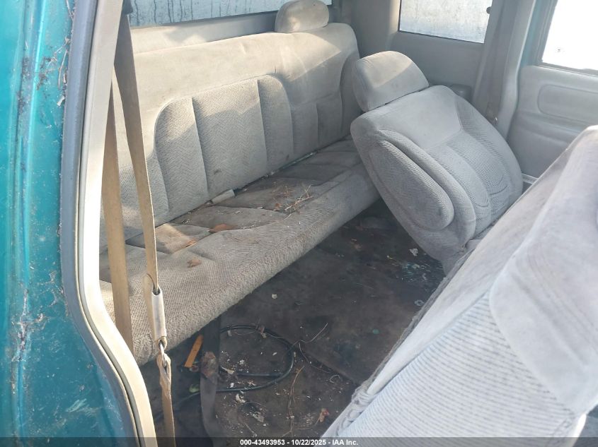 1995 Chevrolet Gmt-400 C1500 VIN: 2GCEC19K5S1295515 Lot: 43493953