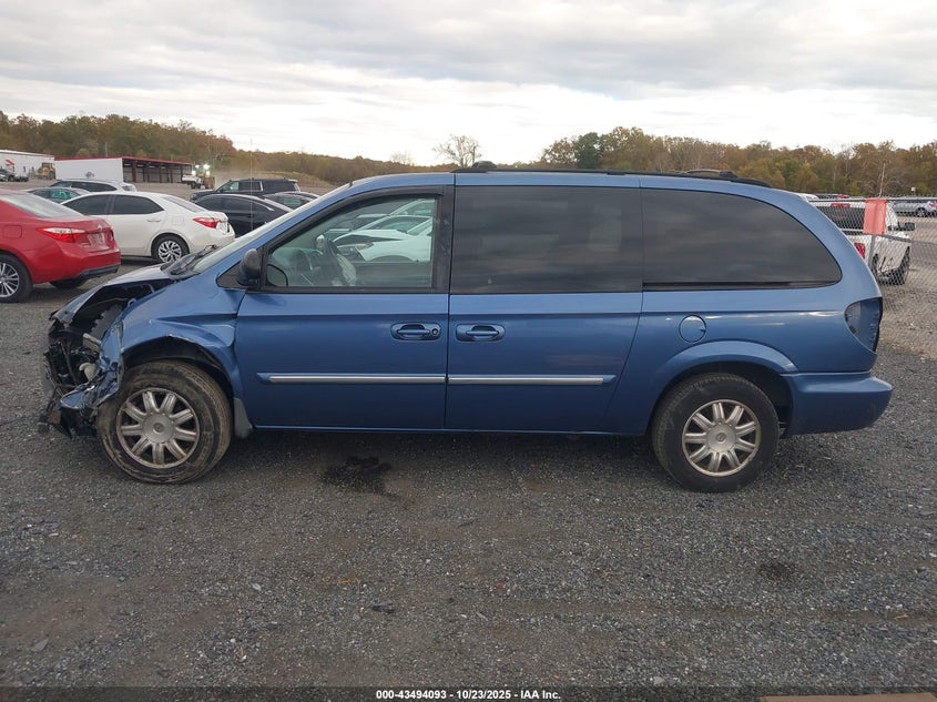 2007 Chrysler Town & Country Touring VIN: 2A4GP54LX7R157590 Lot: 43494093