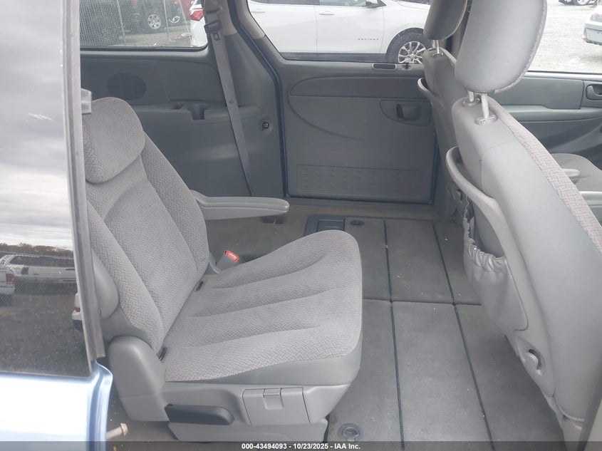 2007 Chrysler Town & Country Touring VIN: 2A4GP54LX7R157590 Lot: 43494093