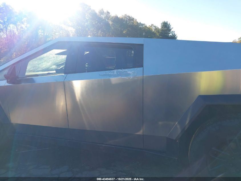 2025 Tesla Cybertruck All-Wheel Drive VIN: 7G2CEHED8SA066996 Lot: 43494537
