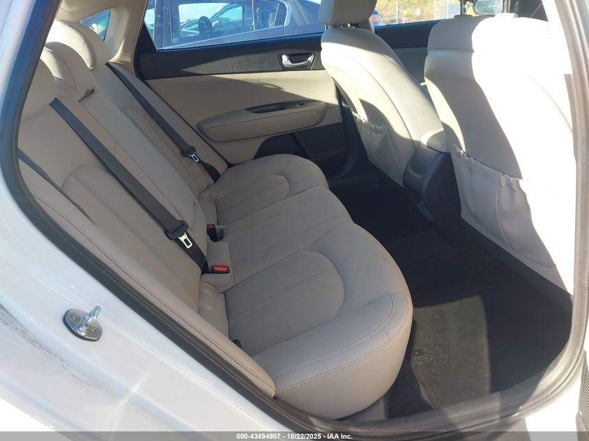 2017 KIA OPTIMA LX 5XXGT4L31HG171465