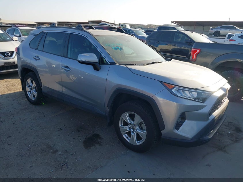 TOYOTA RAV4 XLE