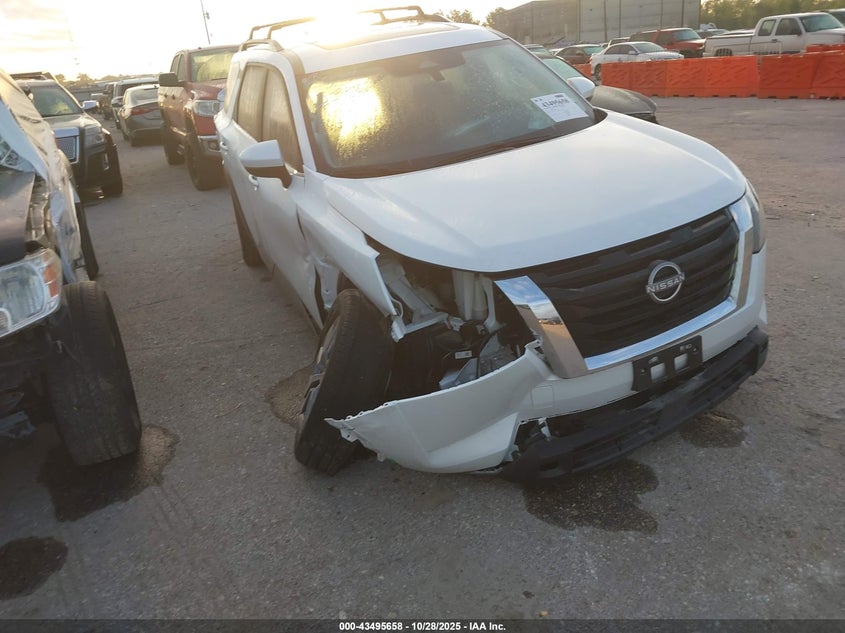 NISSAN PATHFINDER SV FWD