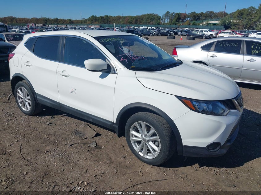 NISSAN ROGUE SPORT S