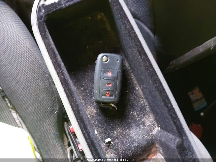 2003 Volkswagen New Beetle Gls Tdi VIN: 3VWCP21C63M404111 Lot: 43495933