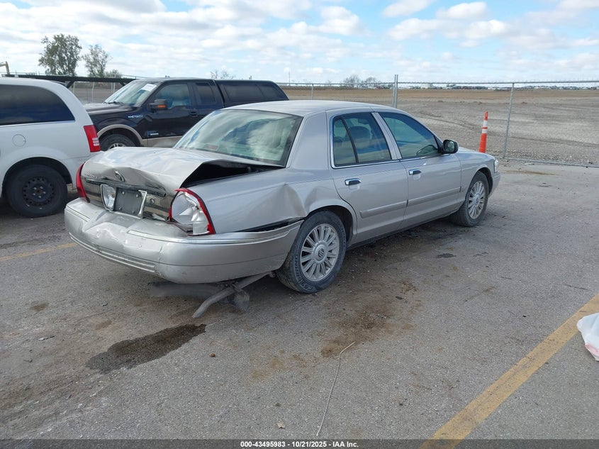 2MEFM75V38X656846 2008 MERCURY GRAND MARQUIS photo no. 4