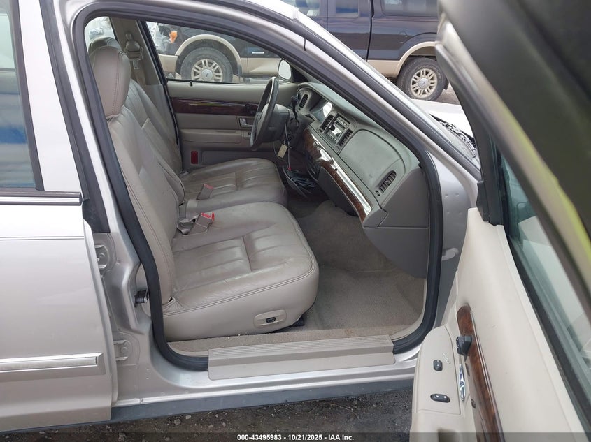 2MEFM75V38X656846 2008 MERCURY GRAND MARQUIS photo no. 5