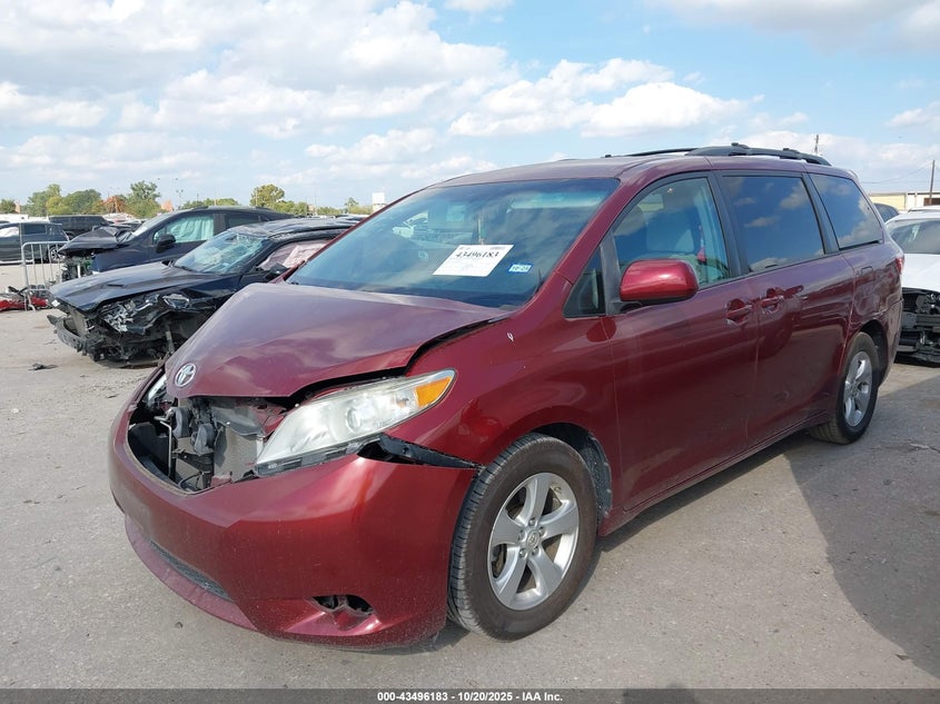 2017 TOYOTA SIENNA LE 8 PASSENGER 5TDKZ3DC7HS888145