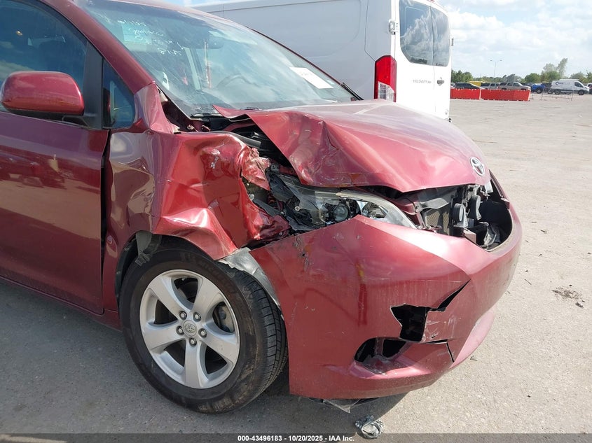 2017 TOYOTA SIENNA LE 8 PASSENGER 5TDKZ3DC7HS888145