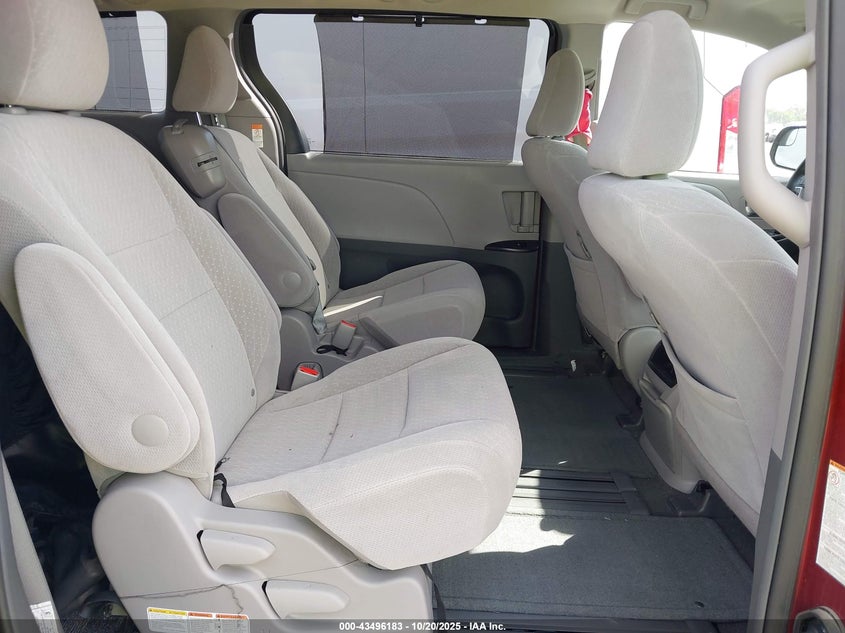 2017 TOYOTA SIENNA LE 8 PASSENGER 5TDKZ3DC7HS888145