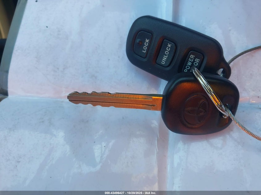 2000 Toyota Sienna Xle VIN: 4T3ZF13C9YU250376 Lot: 43496427