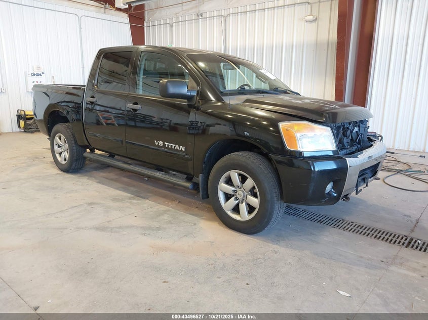 NISSAN TITAN SV