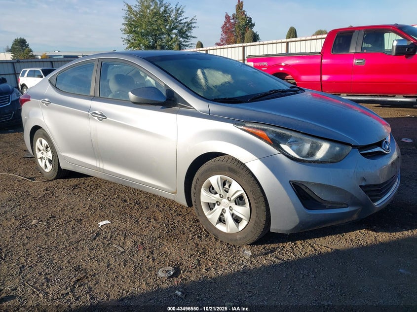 HYUNDAI ELANTRA SE