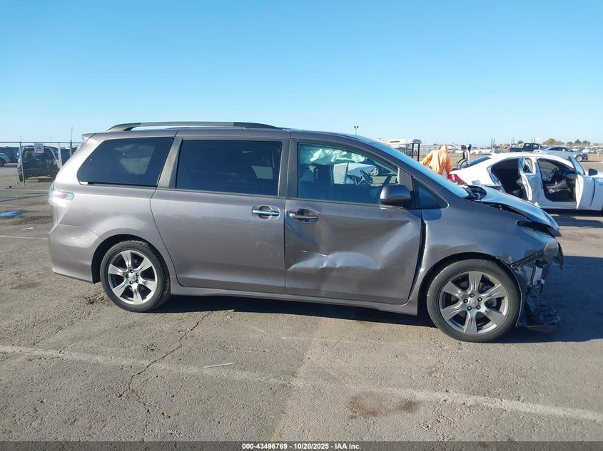 2017 TOYOTA SIENNA SE 8 PASSENGER 5TDXZ3DC1HS857060