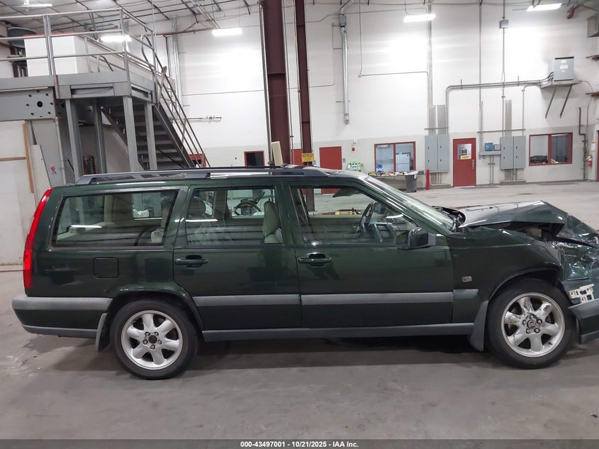 2000 Volvo V70 Xc/Xc Se VIN: YV1LZ56D7Y2720903 Lot: 43497001