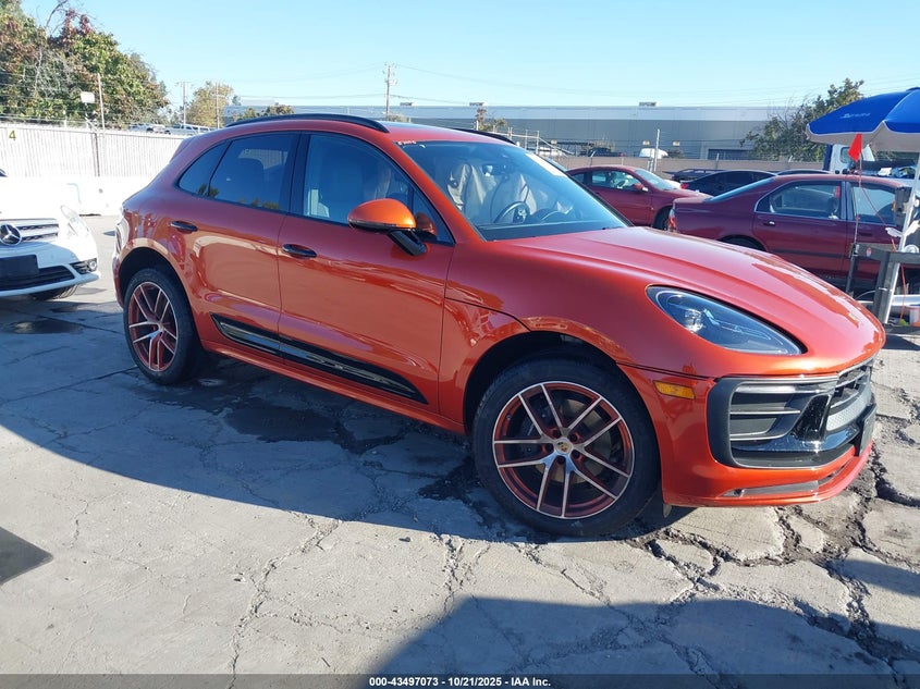 PORSCHE MACAN T