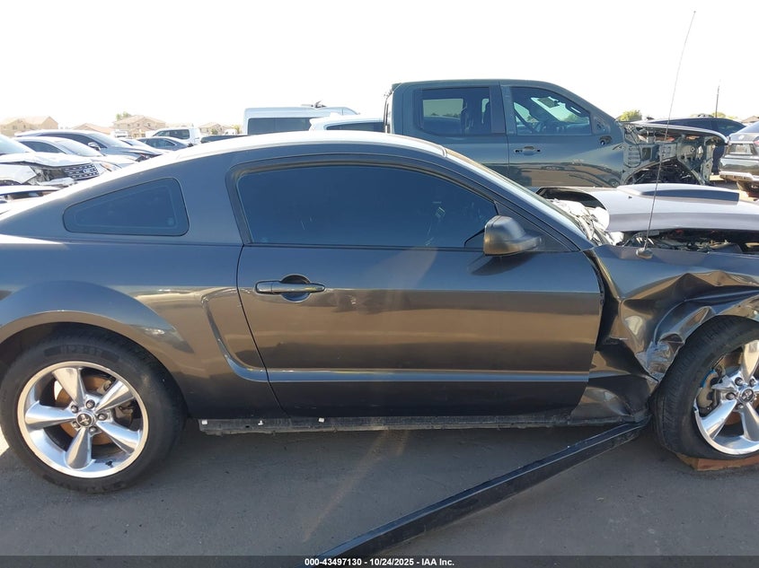 2008 Ford Mustang Gt Premium VIN: 1ZVHT82H285119983 Lot: 43497130