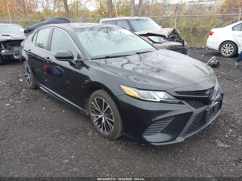 2018 TOYOTA CAMRY SE - 4T1B11HK6JU030501